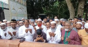 রামিসার কবর জিয়ারতে এসে  কান্নায় ভেঙে পরলেন মুন্সীগঞ্জ-১&hellip;