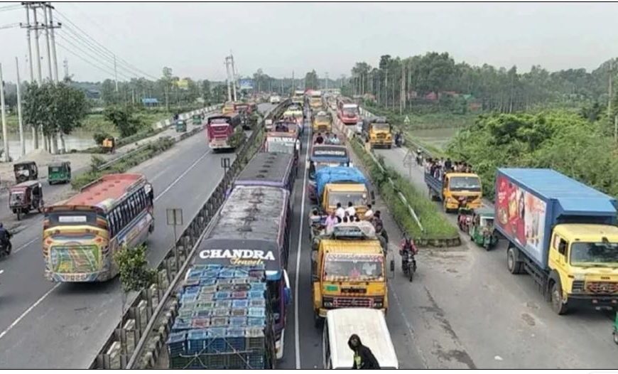 যমুনা সেতুতে ৪৫ কিলোমিটার এলাকাজুড়ে তীব্র যানজট, ঘণ্টার পর ঘণ্টা আটকে যাত্রীরা