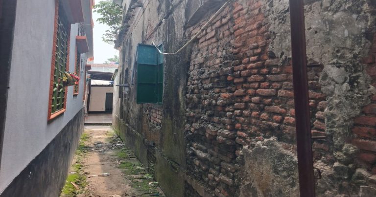 সিরাজদিখানে বেআইনিভাবে বসতভিটা দখলের চেষ্টা, প্রাণনাশের হুমকি থানায়&hellip;