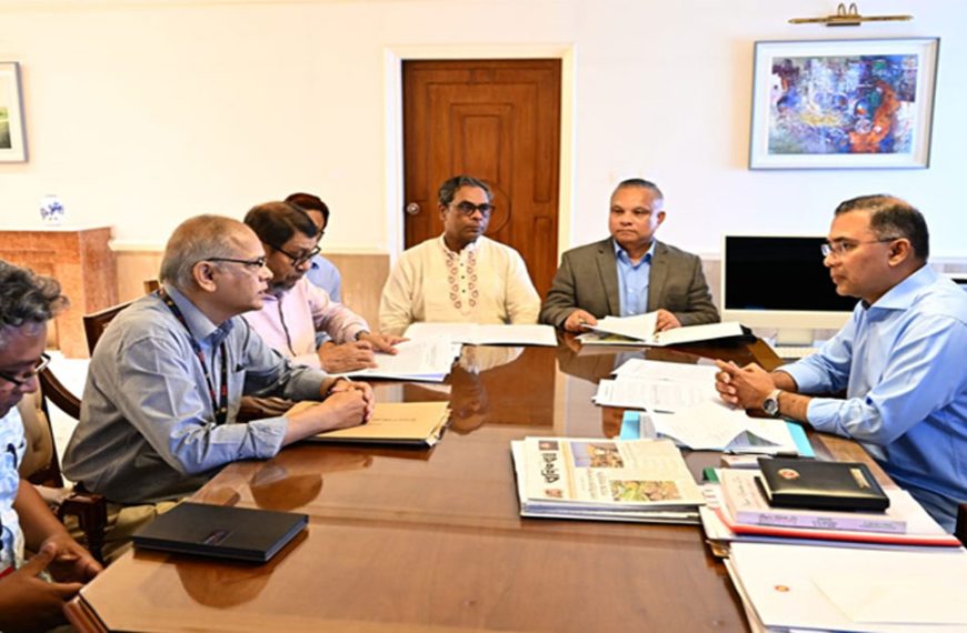 স্বাস্থসেবা জনগণের দ্বারপ্রান্তে পৌঁছে দিতে অ্যাম্বুলেন্স সেবা নিশ্চিত করবে সরকার
