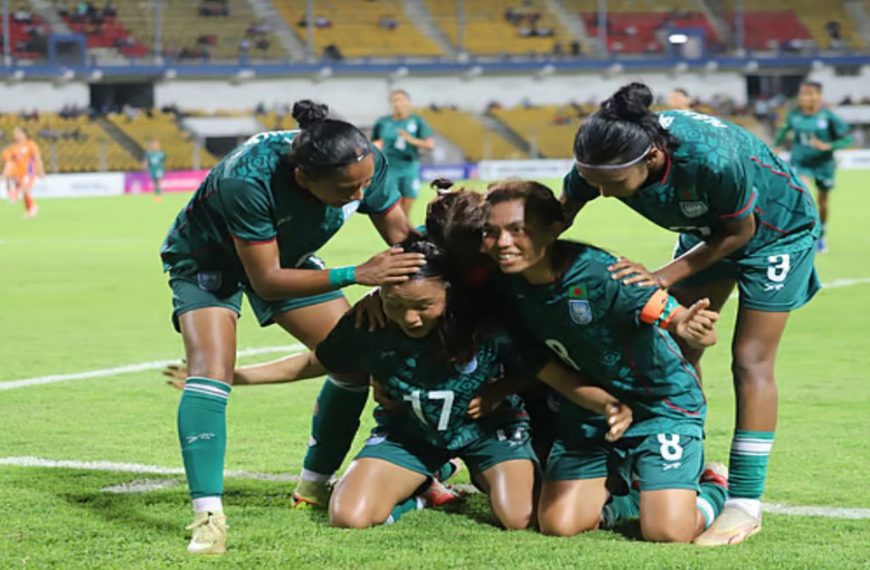 ভারতের কাছে শিরোপা হারিয়েও গর্বিত বাটলার, ‘মেয়েরা খেলেছে টুর্নামেন্টের সেরা ম্যাচ’