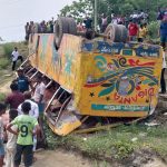 ব্রাহ্মণবাড়িয়ায় বাস খাদে পড়ে নারী ও শিশুসহ ঝরল ৪ প্রাণ