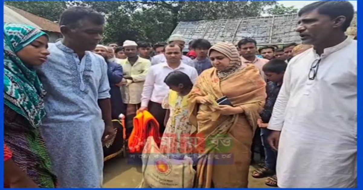 পঞ্চগড়ে বজ্রপাতে নিহত পরিবারের পাশে উপজেলা প্রশাসন, অর্থ সহায়তা প্রদান