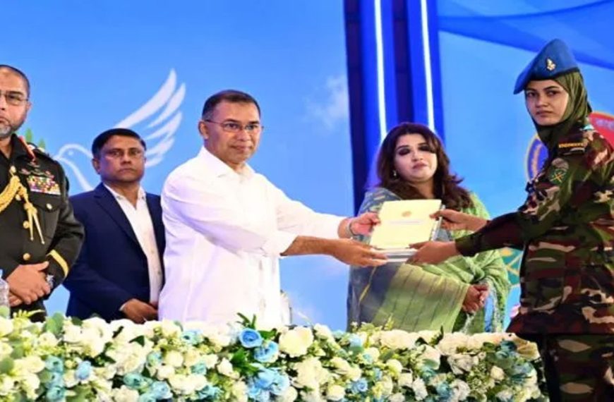 সুদানে শহীদ ছয় সেনাসদস্যের স্ত্রীর হাতে বিশেষ সম্মাননা তুলে দিলেন প্রধানমন্ত্রী