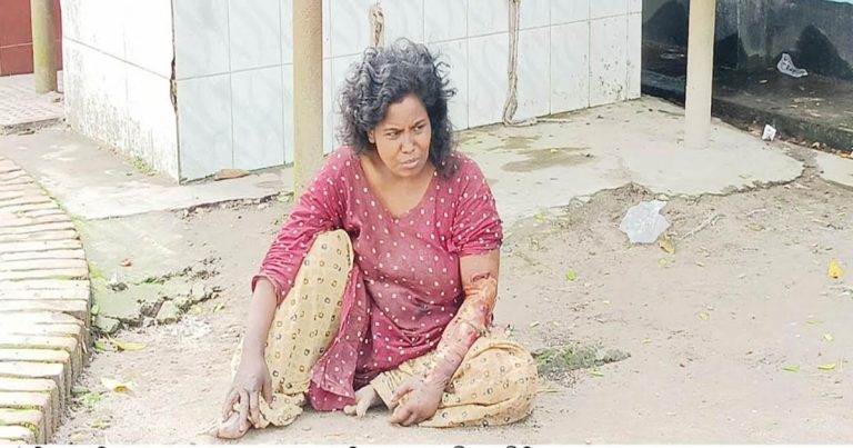 কাউনিয়ায় স্বজনহীন নারীর চিকিৎসা নিয়ে সংকটে হাসপাতাল