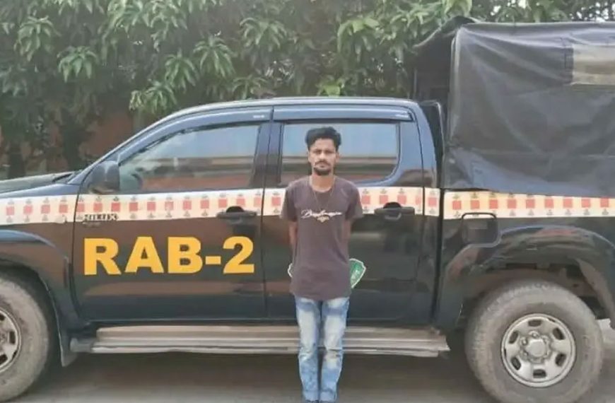 মোহাম্মদপুরে বিদেশি অস্ত্রসহ শীর্ষ ছিনতাইকারী&hellip;