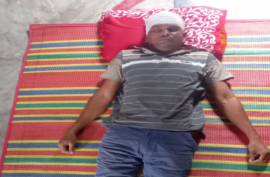 সিরাজদিখানে জমি বিরোধের জেরে অটোস্ট্যান্ডে হামলা, রডের আঘাতে আহত বিকাশ ঢাকা মেডিকেলে ভর্তি