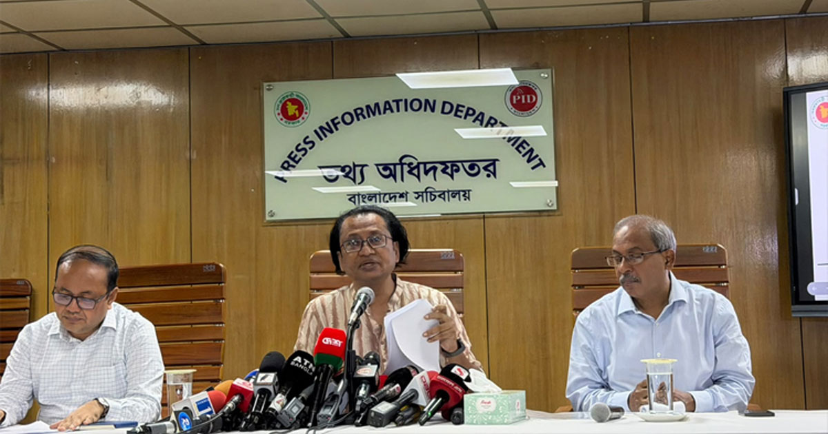 দণ্ডপ্রাপ্ত আসামি শেখ হাসিনার বক্তব্য প্রচার করা সম্পূর্ণ নিষেধ: তথ্য উপদেষ্টা