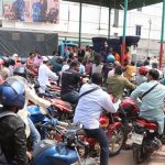 জ্বালানি তেল সংকটের গুজবে রাজশাহীতে পাম্পে পাম্পে ভিড়