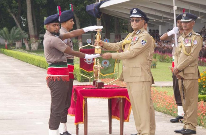 পুলিশকে জনগণের সেবক হিসেবে দায়িত্ব পালন করতে হবে : আইজিপি
