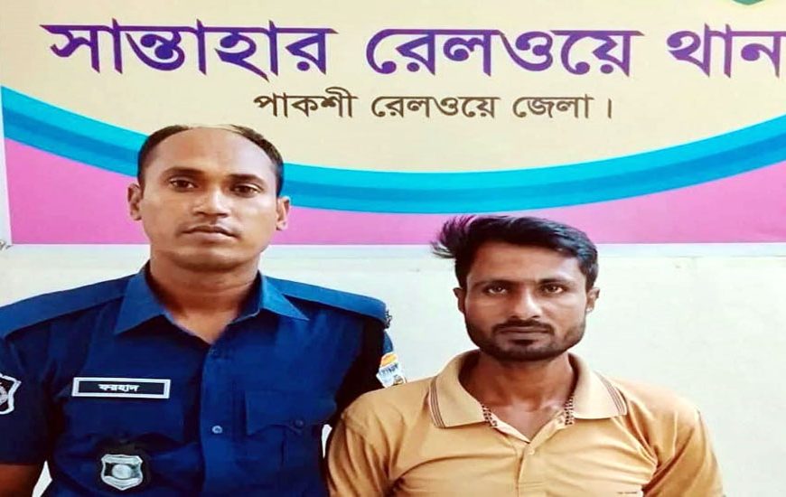 সান্তাহারে মাদক কারবারি রনি গ্রেপ্তার