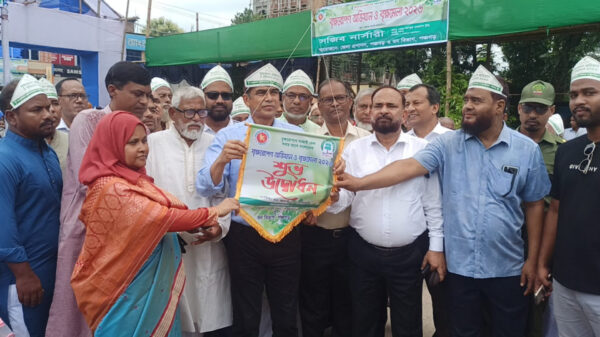 নির্বাচনী ইশতেহারের অংশ হিসেবে সারাদেশে বৃক্ষরোপন অভিযান চলছে-প্রতিমন্ত্রী আজাদ