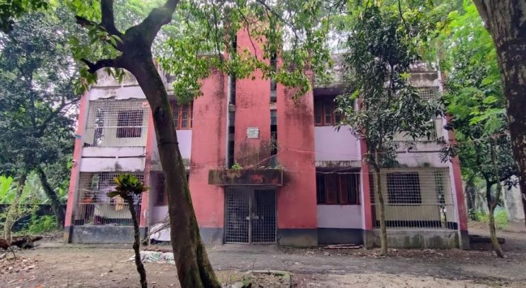দৃশ্যমান কাজ নিয়ে প্রশ্ন আদমদীঘিতে পাঁচ মাসের ব্যবধানে&hellip;