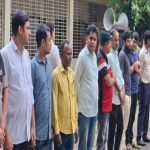 জনমনে নানা প্রশ্ন, ডিসি বললেন ব্যাখা চাইবো তেতুলিয়ায় ইউএনওর পক্ষে মানববন্ধন করলেন সরকারী কর্মকর্তা – কর্মচারী
