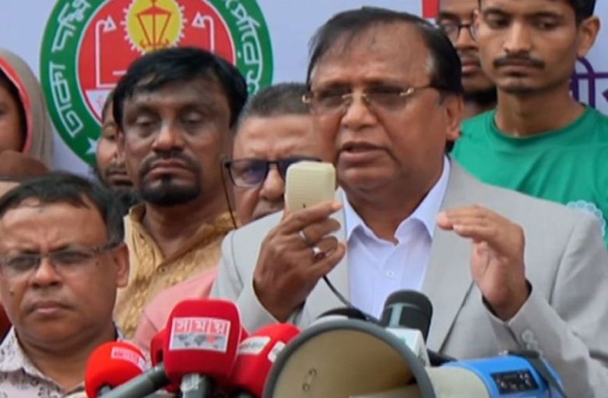 বাসাবাড়ির বর্জ্য অপসারণে অতিরিক্ত অর্থ নিলে ঠিকাদারদের টেন্ডার বাতিলের হুঁশিয়ারি ডিএসসিসি প্রশাসকের