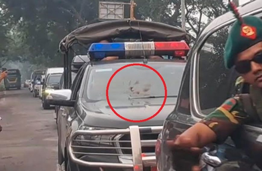 বরিশাল যাওয়ার পথে প্রধানমন্ত্রীর গাড়ি বহরে ইট নিক্ষেপ, তদন্তে নেমেছে পুলিশ