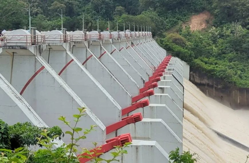পানির উচ্চতা বাড়ায় খুলে দেয়া হলো কাপ্তাই বাঁধের&hellip;