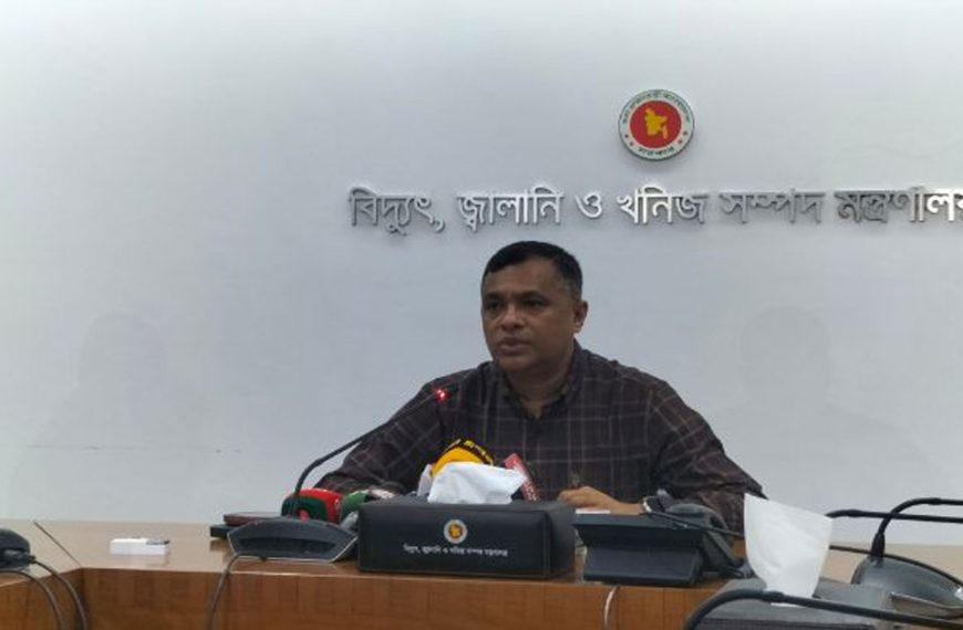 দেশে জ্বালানি তেলে সংকট নেই, সংকট তৈরিতে গুজব ছড়ানো হচ্ছে: জ্বালানি বিভাগ
