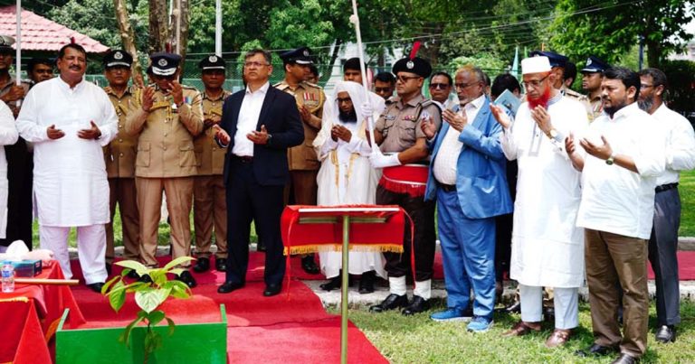 পুলিশ কোনো বিশেষ দল বা গোষ্ঠীর লাঠিয়াল বাহিনী&hellip;