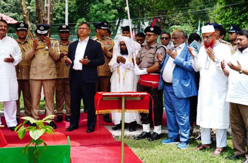 পুলিশ কোনো বিশেষ দল বা গোষ্ঠীর লাঠিয়াল বাহিনী নয় : স্বরাষ্ট্রমন্ত্রী