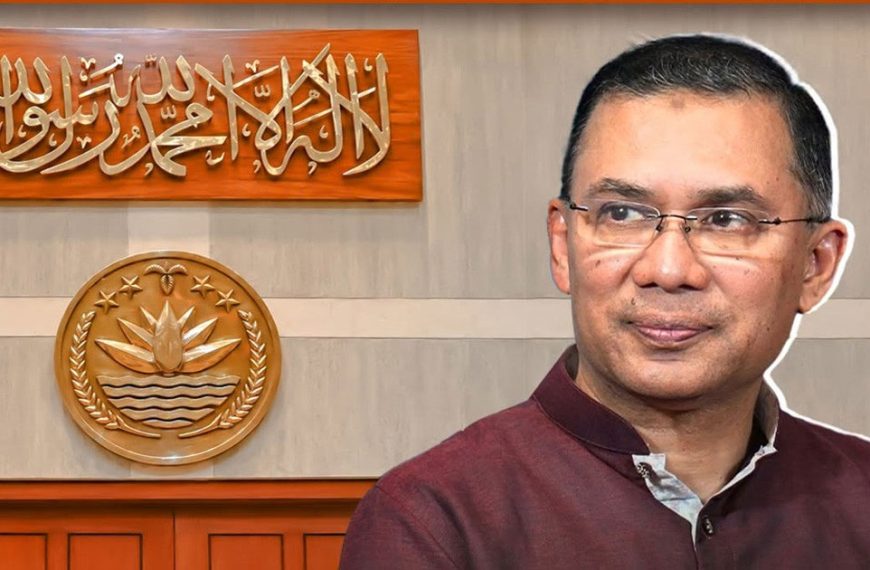 প্রধানমন্ত্রীর পরামর্শে স্পিকারের আসনের পেছনের দেয়ালে কালেমা তাইয়্যেবা স্থাপন