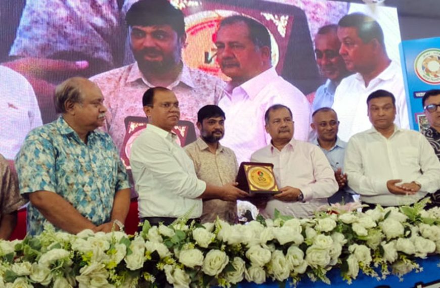সংসদের পরিবর্তে রাজপথকে প্রাধান্য দেওয়া গণতন্ত্রের জন্য ইতিবাচক নয়: তথ্যমন্ত্রী