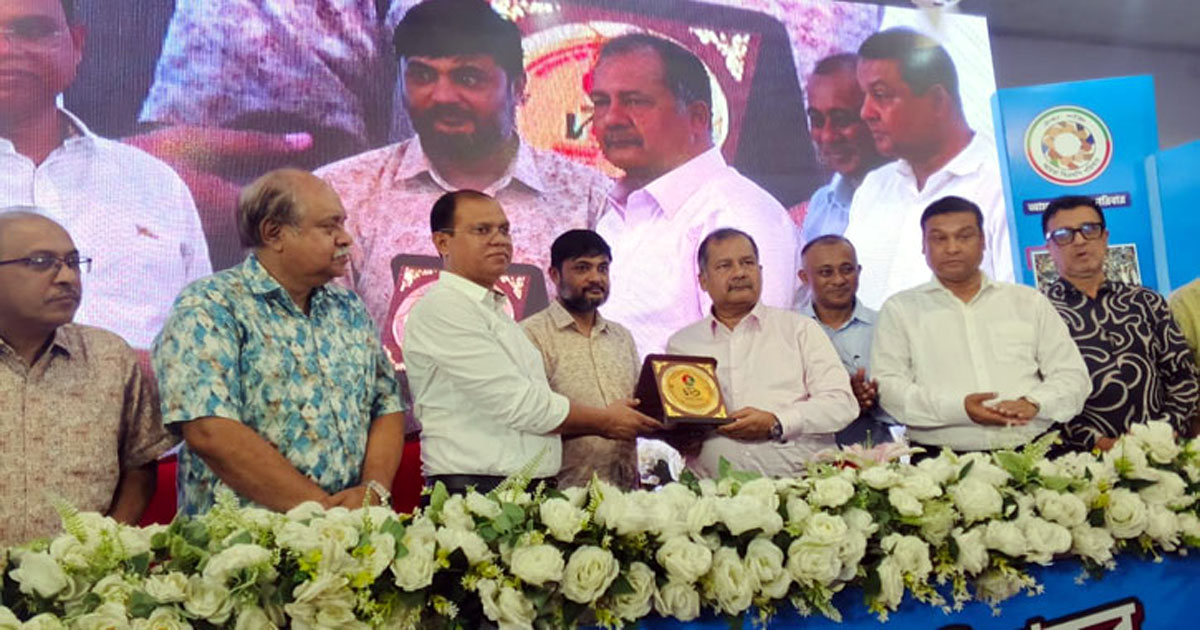 সংসদের পরিবর্তে রাজপথকে প্রাধান্য দেওয়া গণতন্ত্রের জন্য ইতিবাচক নয়: তথ্যমন্ত্রী