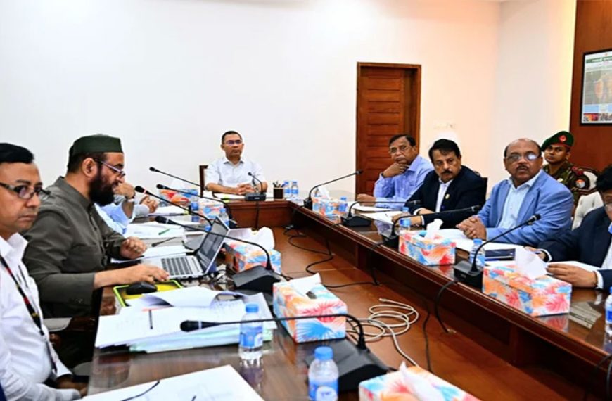 ঢাকার চারপাশের নৌপথগুলো সচল করার নির্দেশ প্রধানমন্ত্রীর
