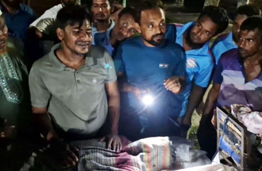 রাজশাহীতে বালুবাহী ড্রাম ট্রাকের দুর্ঘটনায় দুই ভাইসহ চারজনের মৃত্যু