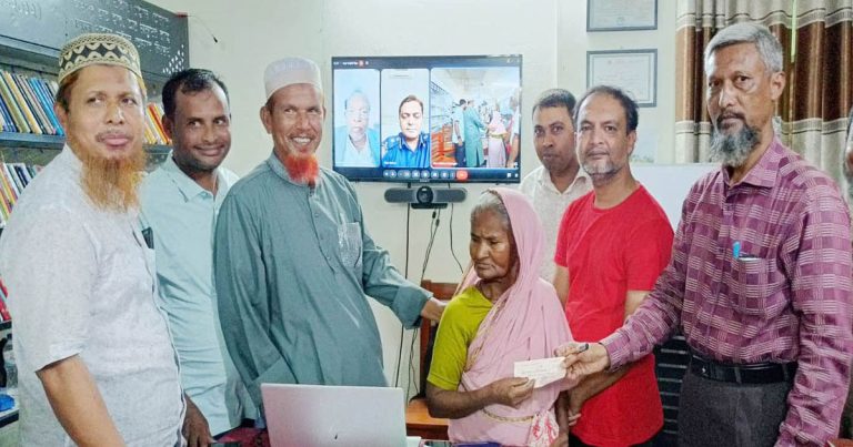 কাউনিয়ায় রাকুর গ্রাহকের টাকা পরিশোধের উদ্যোগ, চেক বিতরণ&hellip;