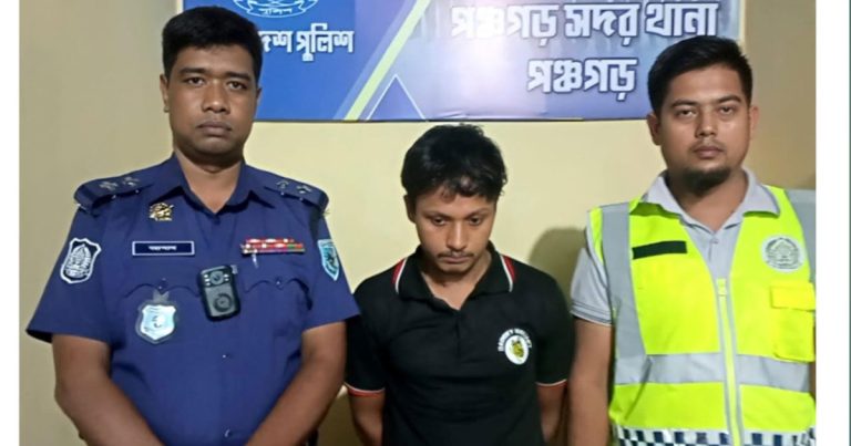 পঞ্চগড়ে ২১৮ পিস ইয়াবাসহ সুমন আটক