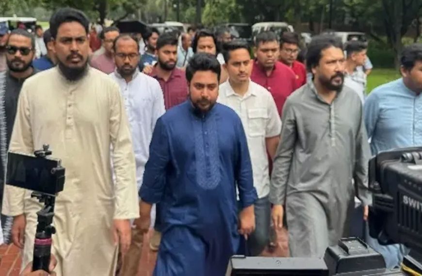 জুলাই স্মৃতি জাদুঘর যেন দলীয় ইতিহাস চর্চার জায়গা না হয়: নাহিদ ইসলাম