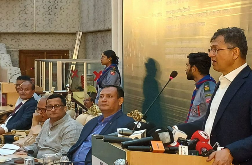 জাতীয় গণঅভ্যুত্থান নিউটনের আপেল নয়, ১৭…