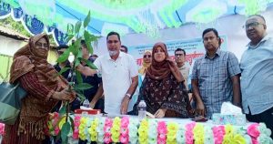 আদমদীঘিতে ২১ শিক্ষাপ্রতিষ্ঠানে গাছের চারা বিতরন