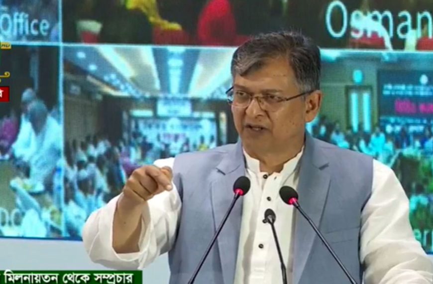 বিএনপি প্রতিশ্রুতি দেয় ৩১ দফা আর প্রতিশ্রুতি রাখে ৩২ দফা পর্যন্ত : স্বরাষ্ট্রমন্ত্রী