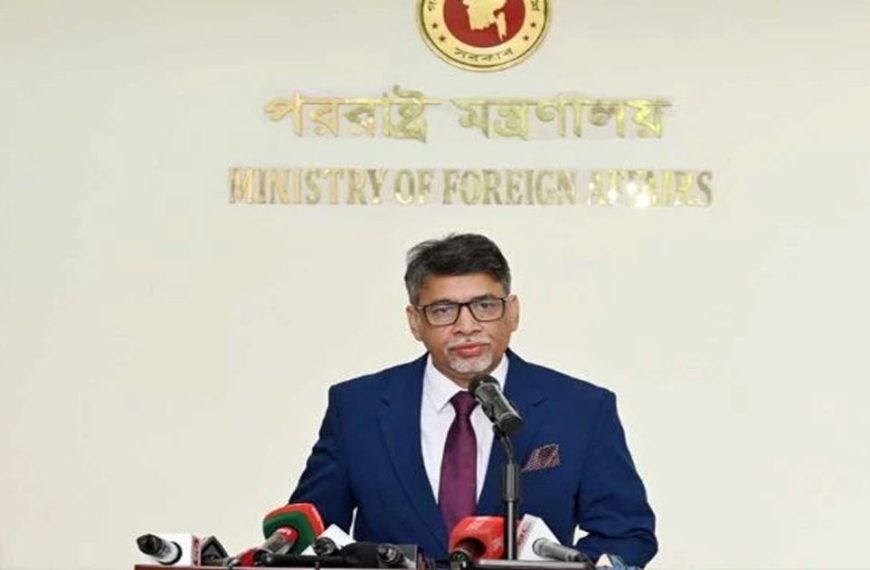 তারেক রহমানের ভারত সফরের আগে ‘অনুকূল পরিবেশ’এবং শেখ হাসিনাসহ পলাতকদের ফেরত চায় ঢাকা
