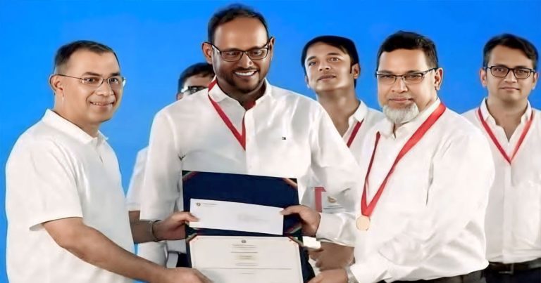 প্রধানমন্ত্রীর হাত থেকে জাতীয় মৎস্য পদক পেলেন মহিত&hellip;