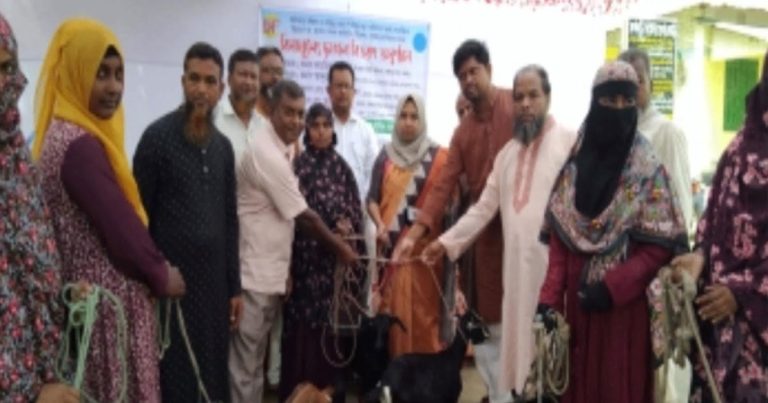 পঞ্চগড়ে ১৭ জন দরিদ্র নারীর মাঝে বিনামুল্যে ৩৪&hellip;