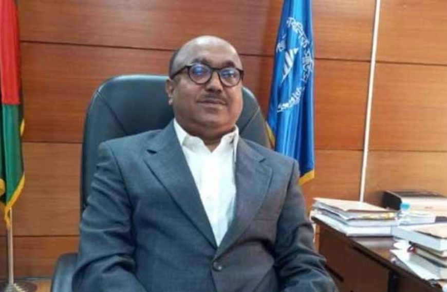 পদত্যাগ করলেন পিএসসি চেয়ারম্যান মোবাশ্বের মোনেম