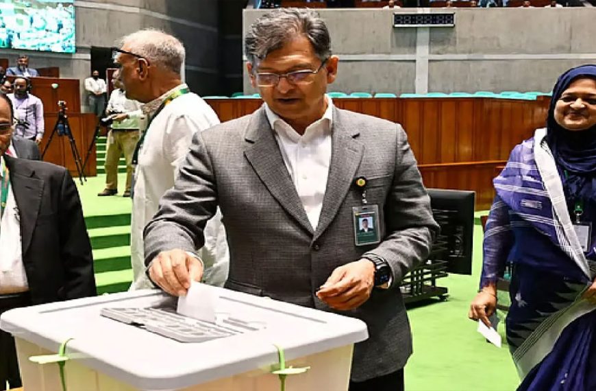 সংবিধানের ৭০ অনুচ্ছেদে পরিবর্তন আনতে যাচ্ছে…