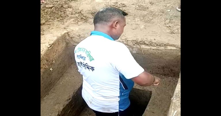 শেষ ঠিকানার কারিগর আদমদীঘির আব্দুল হাই সিদ্দিক