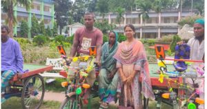 পঞ্চগড়ের ভিক্ষুকদের পুনর্বাসনের সাত জনের মাঝে ভ্যান বিতরণ