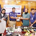 রাজশাহীতে হারিয়ে যাওয়া মোবাইল ফোন উদ্ধার করে মালিকদের কাছে হস্তান্তর