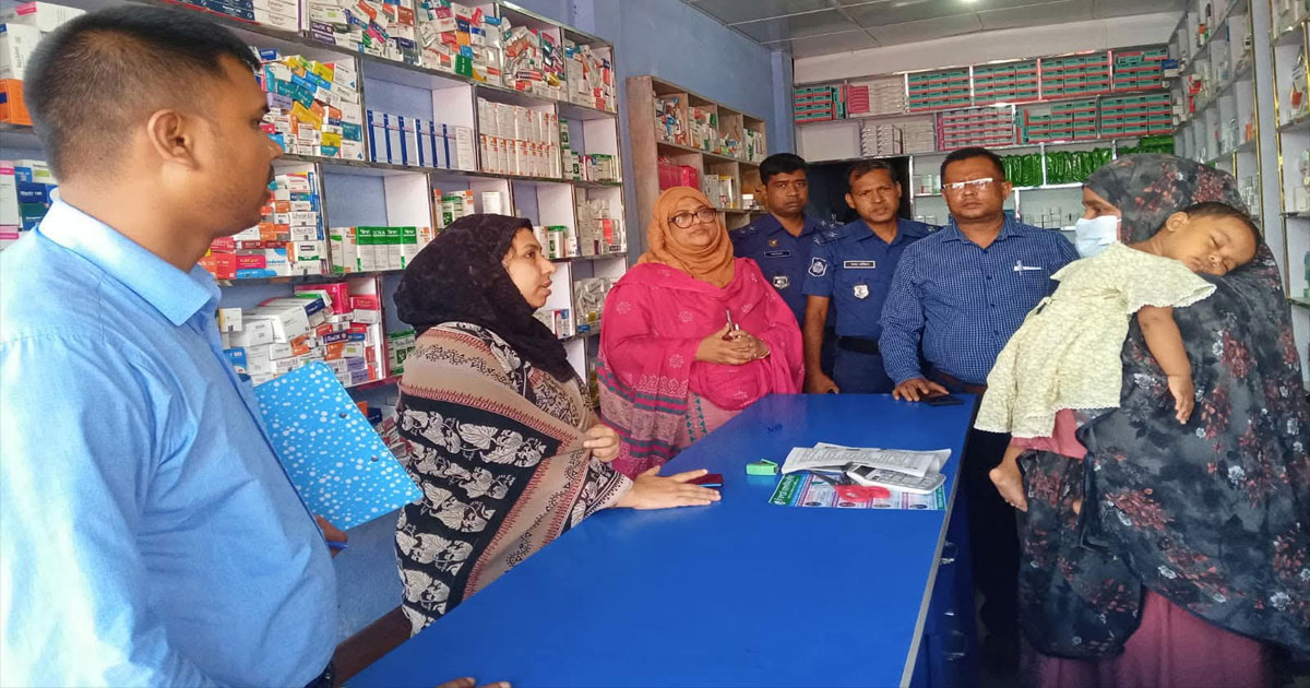 চিকিৎসক নন তবুও প্রেসক্রিপশন দেন, ফার্মেসিকে জরিমানা