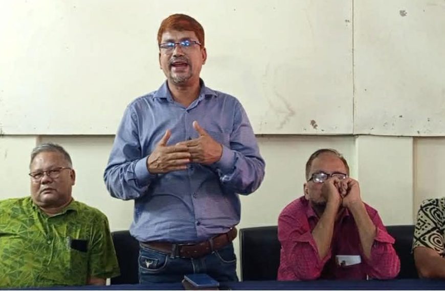 পঞ্চগড় থেকে দৈনিক পত্রিকার ডিক্লারেশন পেল…