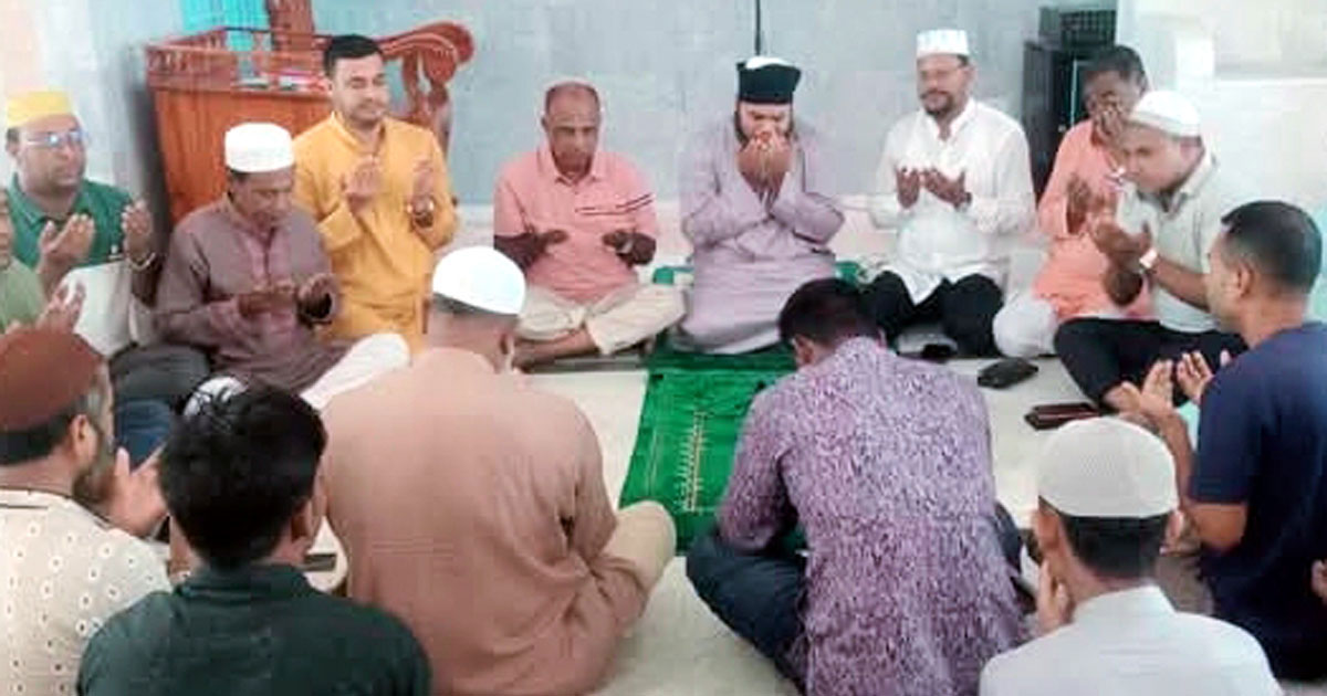 আদমদীঘিতে জেলা যুবদল সভাপতি’র পিতার মাগফিরাত কামনায় দোয়া মাহফিল