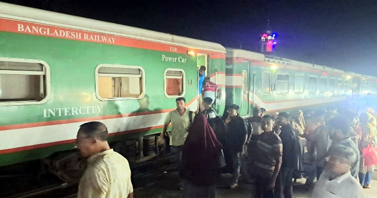 সান্তাহার ট্রেন লাইনচ্যুত ঘটনায় ৫ সদস্যের তদন্ত কমিটি গঠন