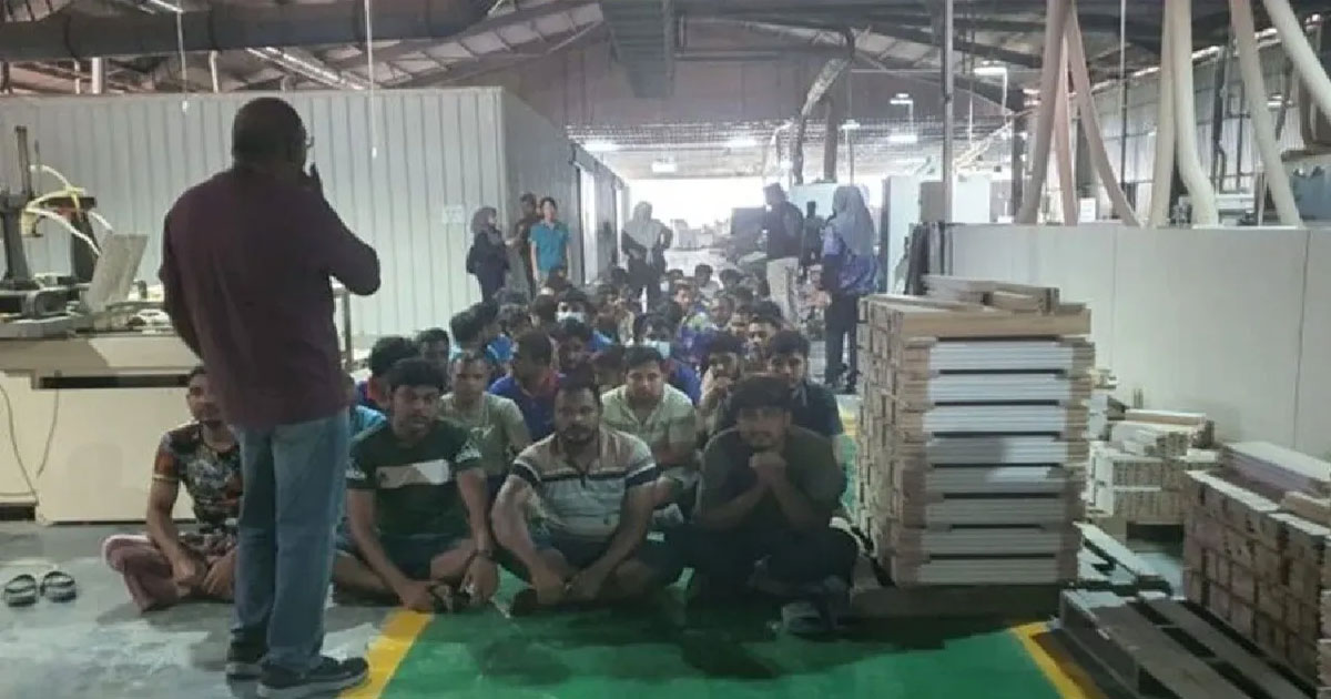 মালয়েশিয়ায় কারখানায় অভিযান, ১৫৫ বাংলাদেশিসহ ২৩৪ বিদেশি শ্রমিক আটক