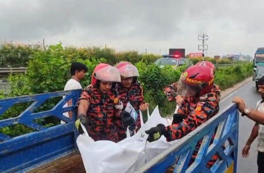 ঢাকা-মাওয়া এক্সপ্রেসওয়েতে মোটরসাইকেল নিয়ন্ত্রণ হারিয়ে রেলিংয়ে ধাক্কায় একজন নিহত