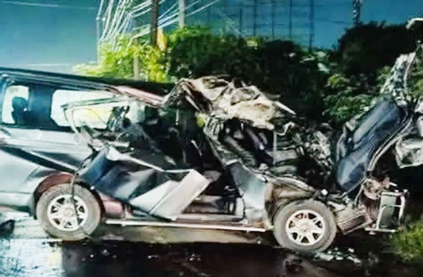 বিয়ের অনুষ্ঠান শেষে বাড়ি ফেরা হলো না, কাভার্ড ভ্যানের ধাক্কায়&hellip;